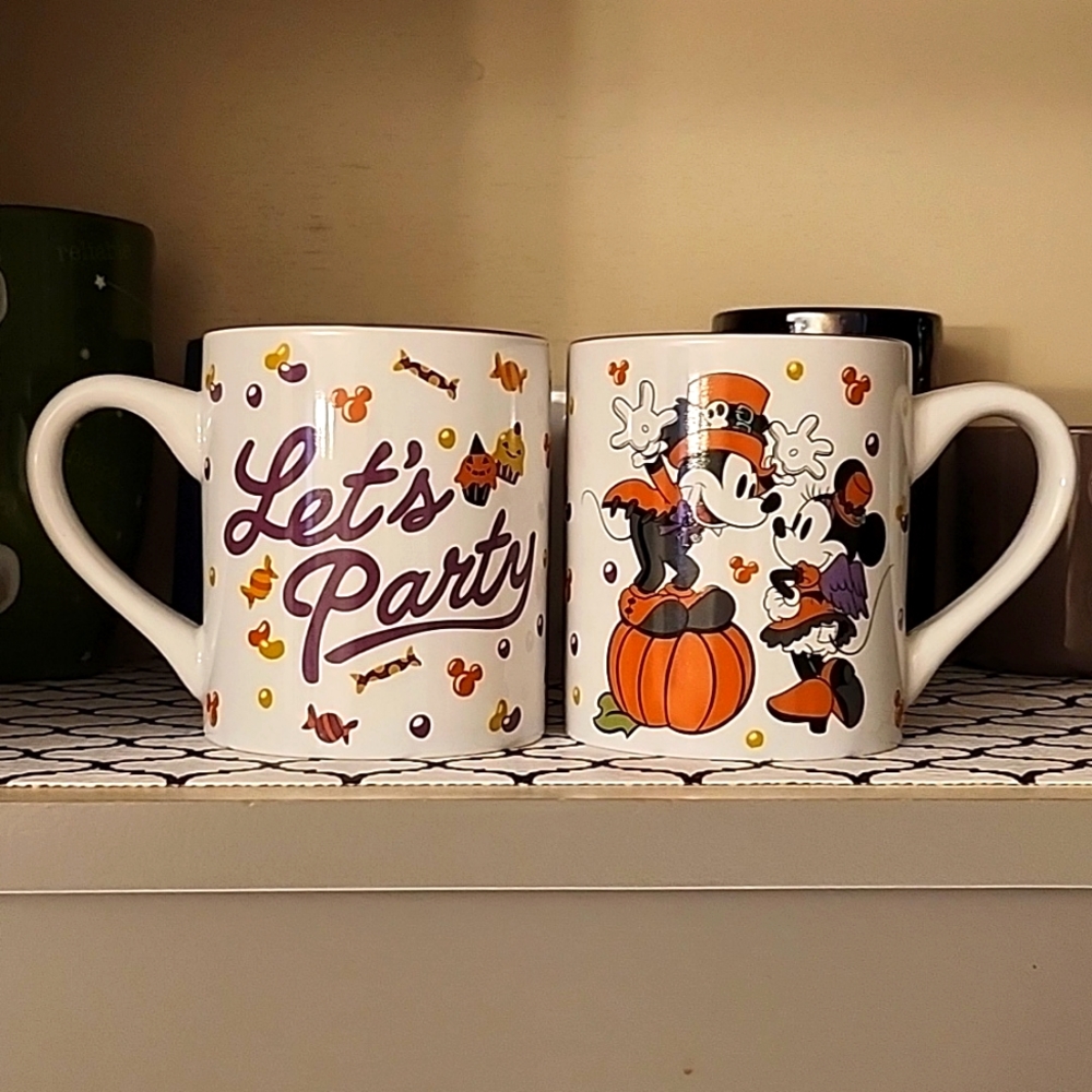 🎉HP🎉 Halloween Mickey & Minnie Mugs